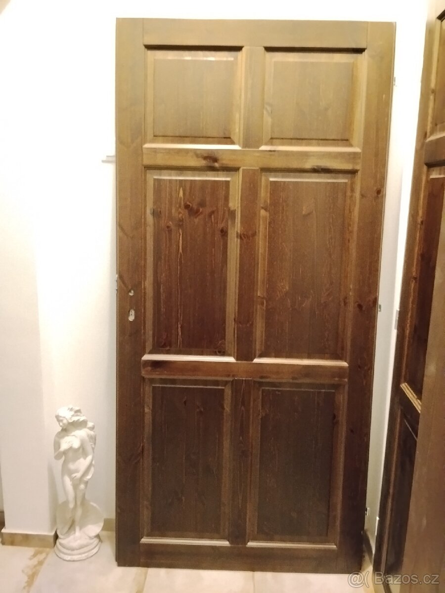 Dveře dřevěné