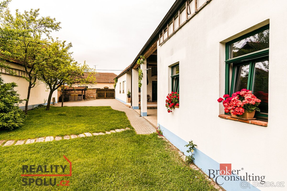 Prodej, domy/rodinný, 403 m2, 69186 Perná, Břeclav [ID 69497