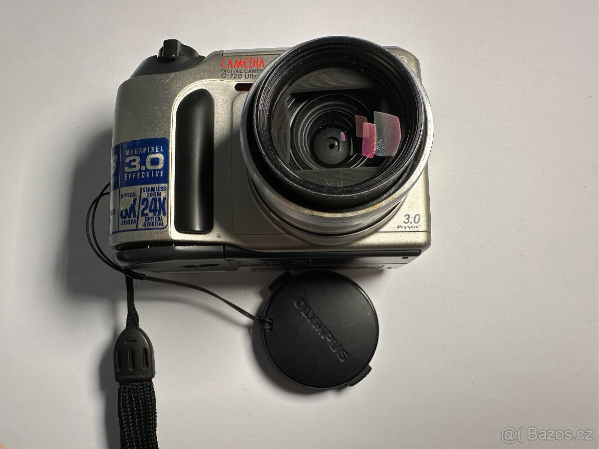 Retro OLYMPUS CAMEDIA 720 ULTRA ZOOM