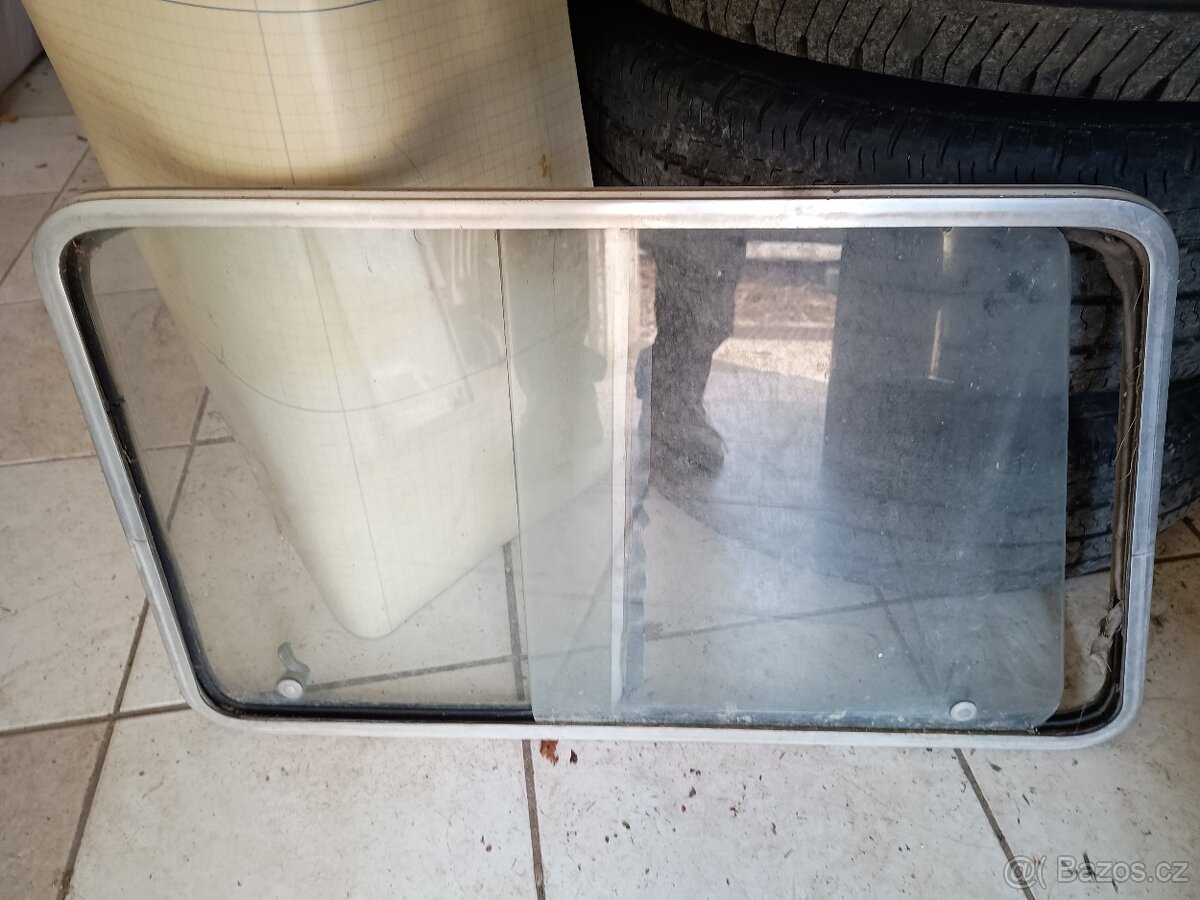 Barkas 1000, boční okna, pár