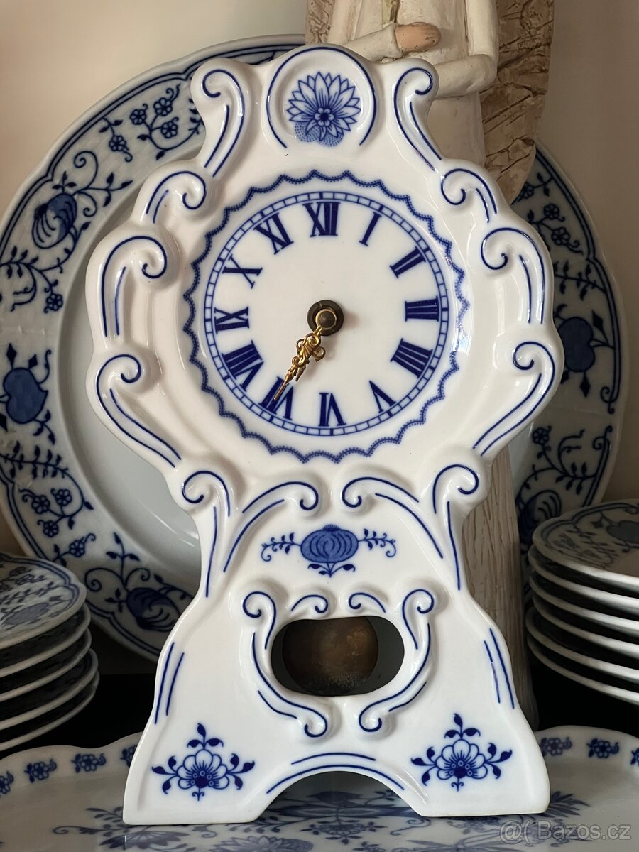 Porcelánové stolní hodiny