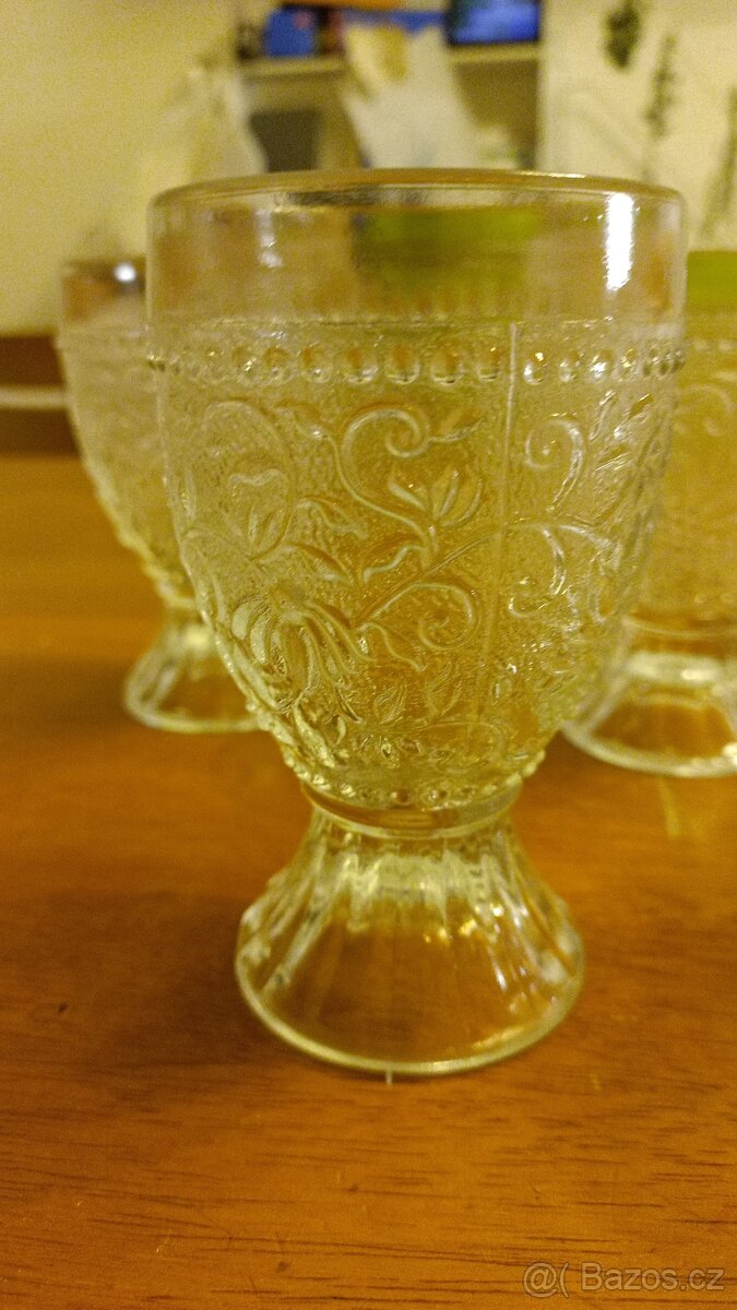 Čiré lisované sklo "Cibulák" Pavel Pánek