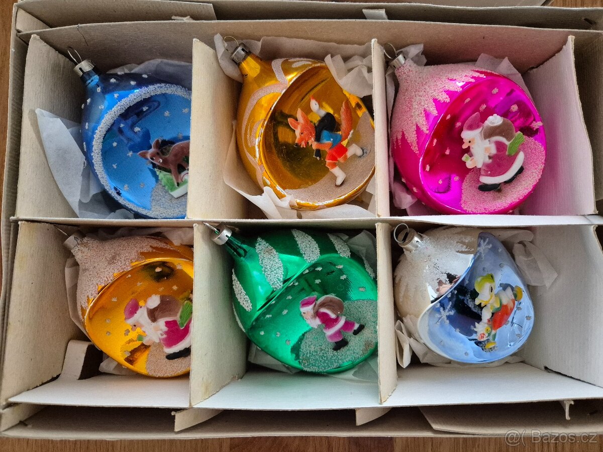 Staré Vánoční ozdoby s vlepem