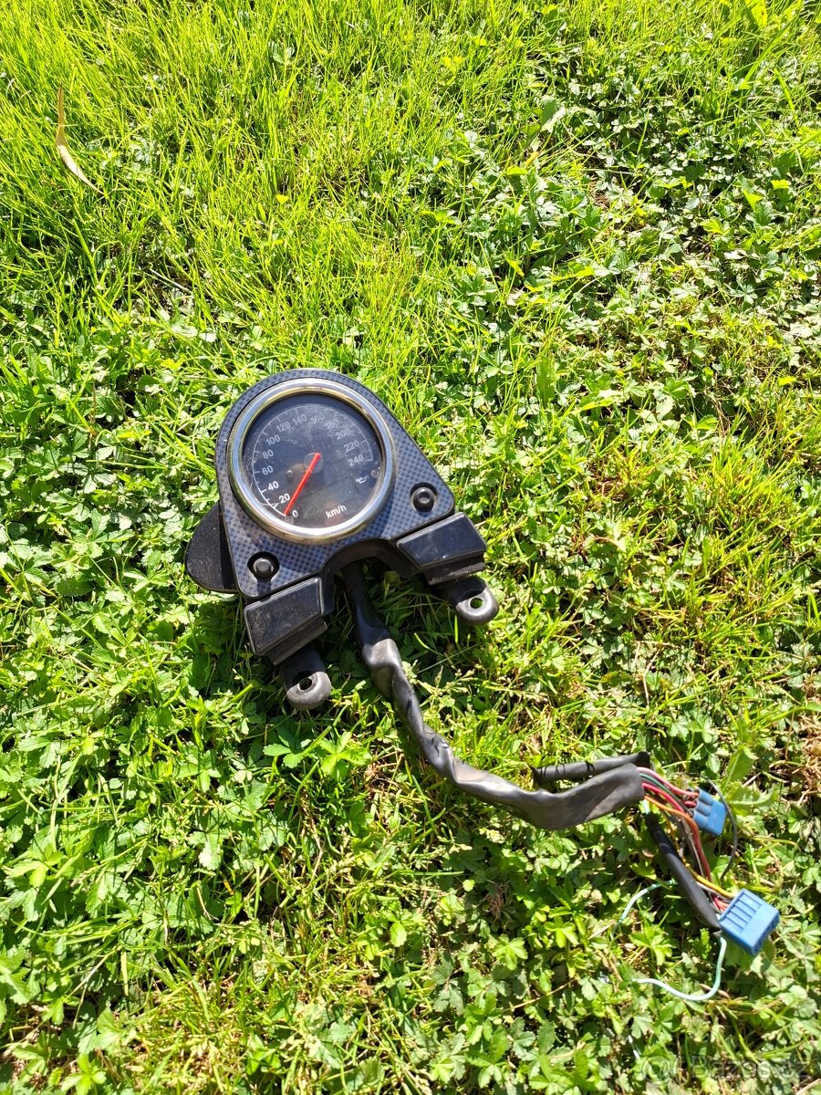Tachometr- Suzuki SV 650