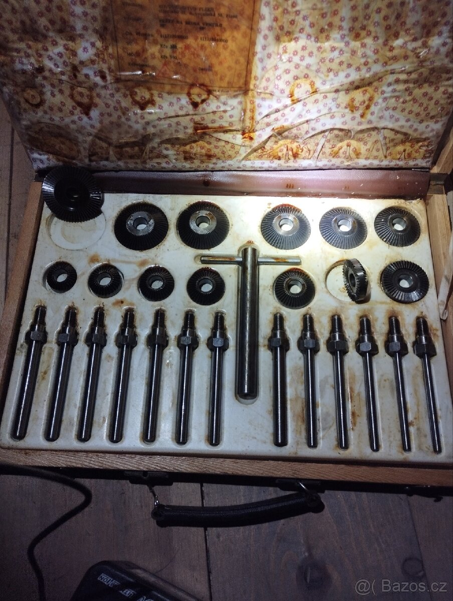 Sada fréz ventilů 30°