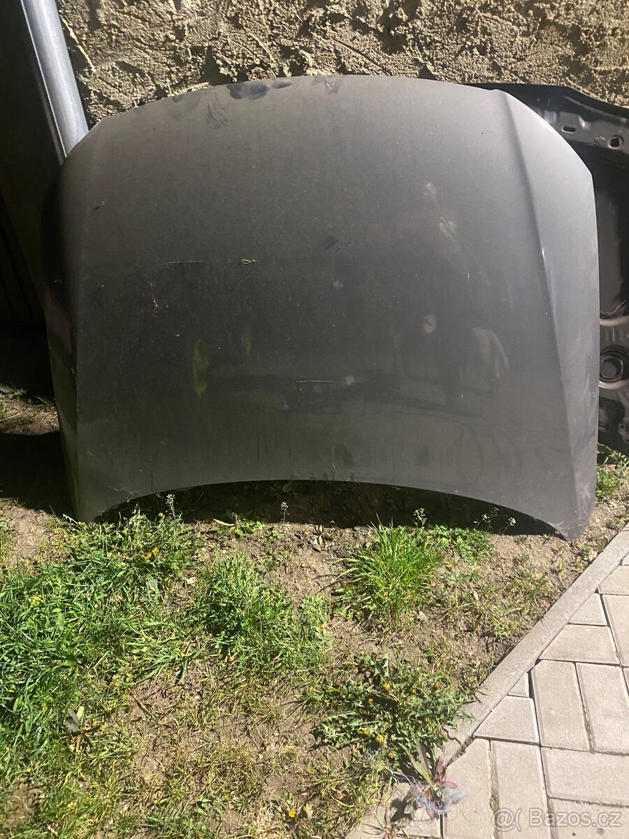 Kapota vw passat b6