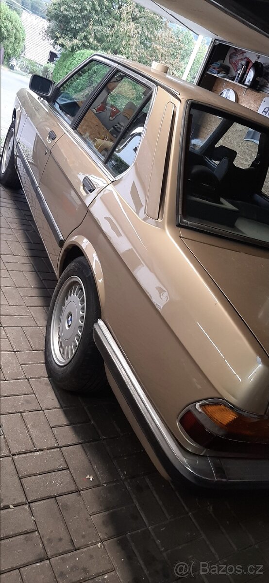 BMW 520i e28 do 30.8. 70000,-