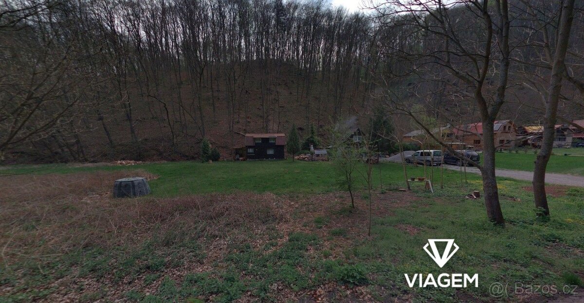 Stavební - komerční 692 m²
