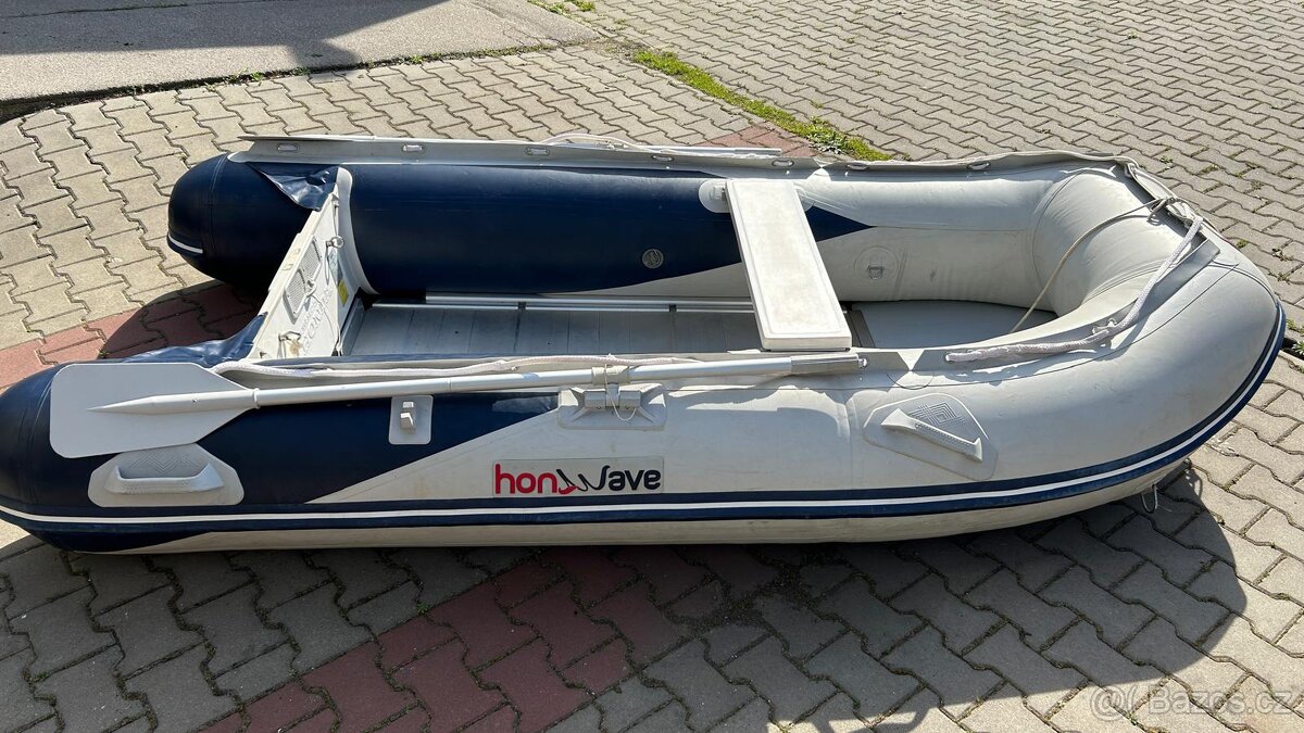 Motorový člun Honda HonWave