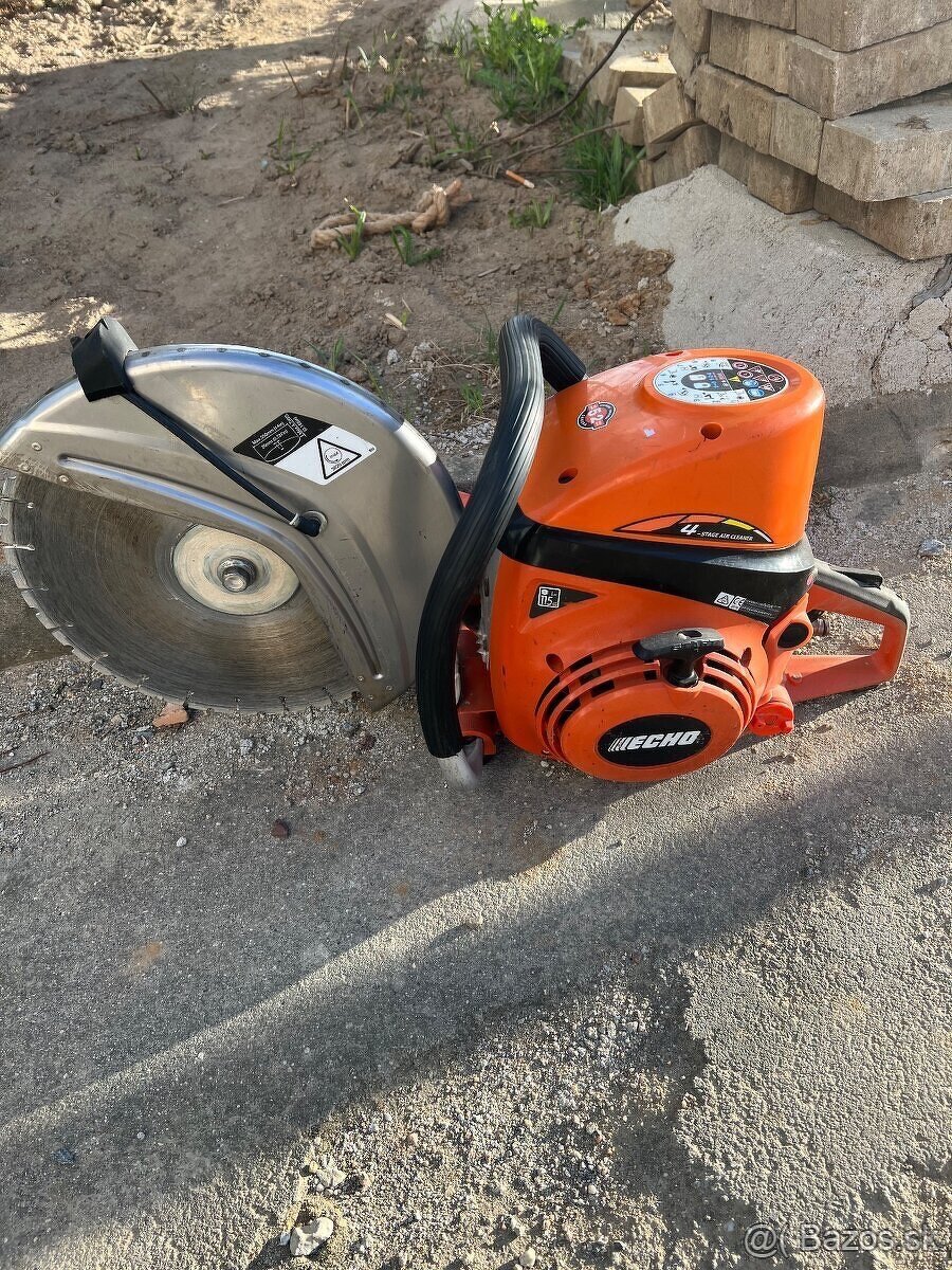 Rozbrušovací pila ECHO CSG-7410Es skoro nová