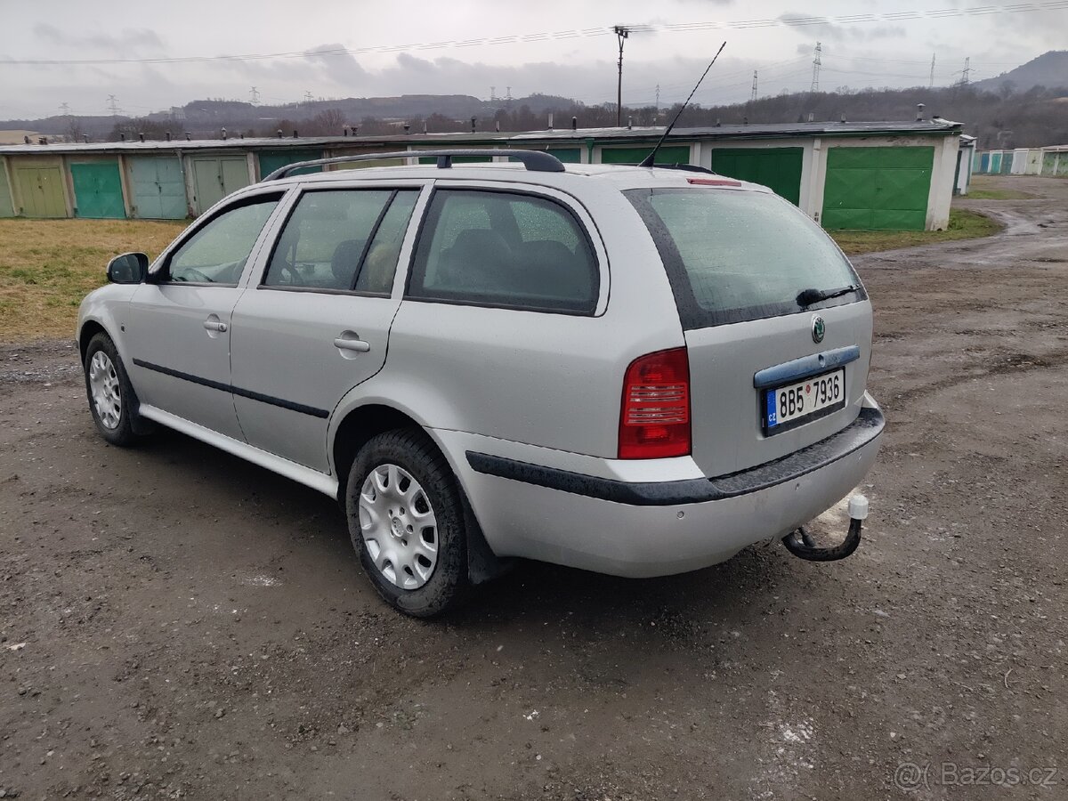 Zadní nárazník octavie 1