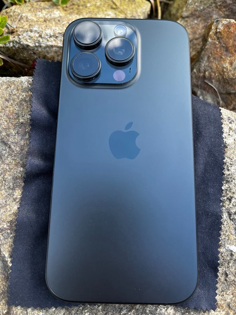 iPhone 16Pro, 26000 Kč
