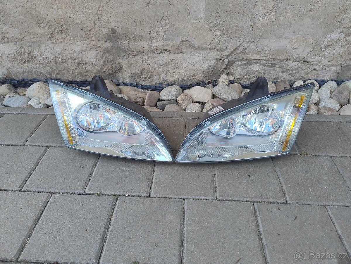 Přední světla Ford Focus mk2