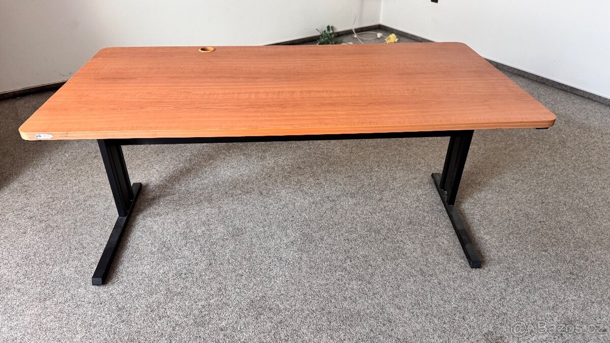 Kancelářský stůl 160x80cm