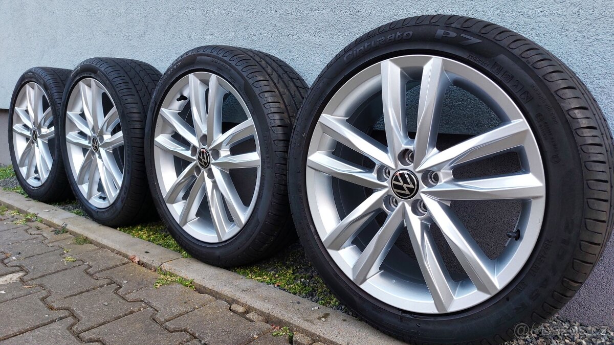 Alu kola 5x100 r17 originál vw polo letní pneu