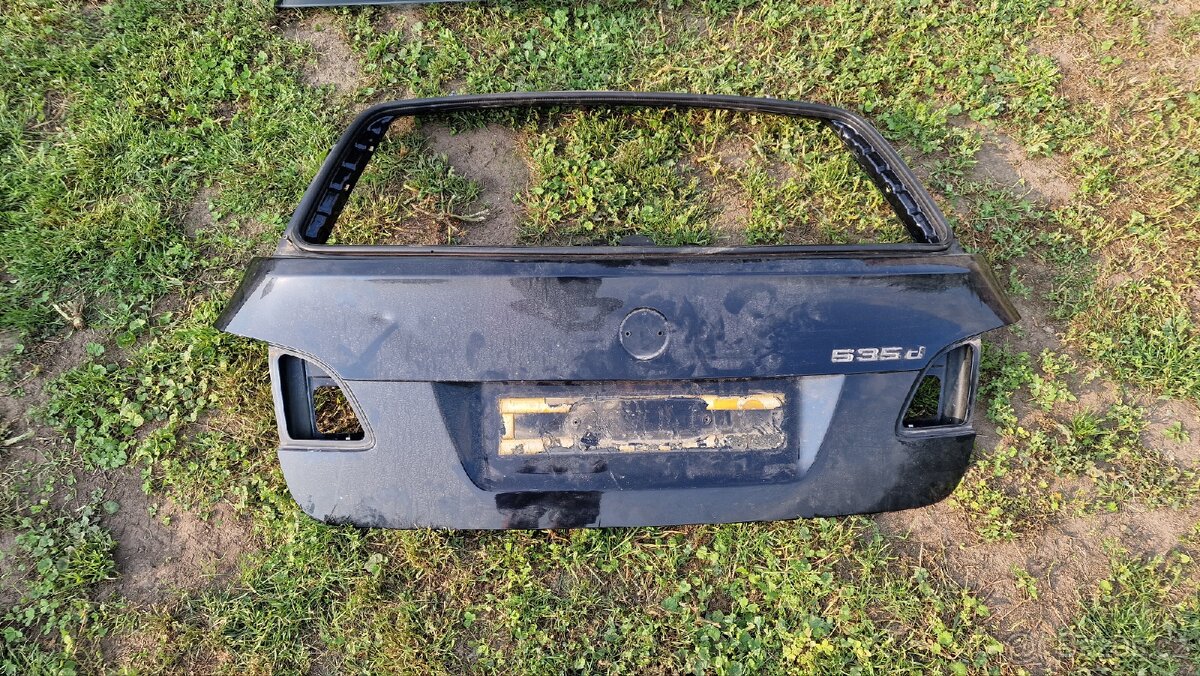 Páté vrata Bmw E61 na opravu
