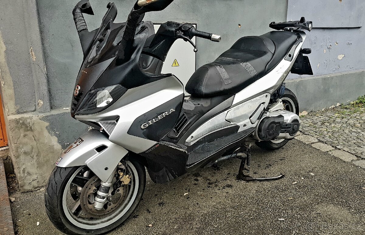 Gilera Nexus 500, motor a díly