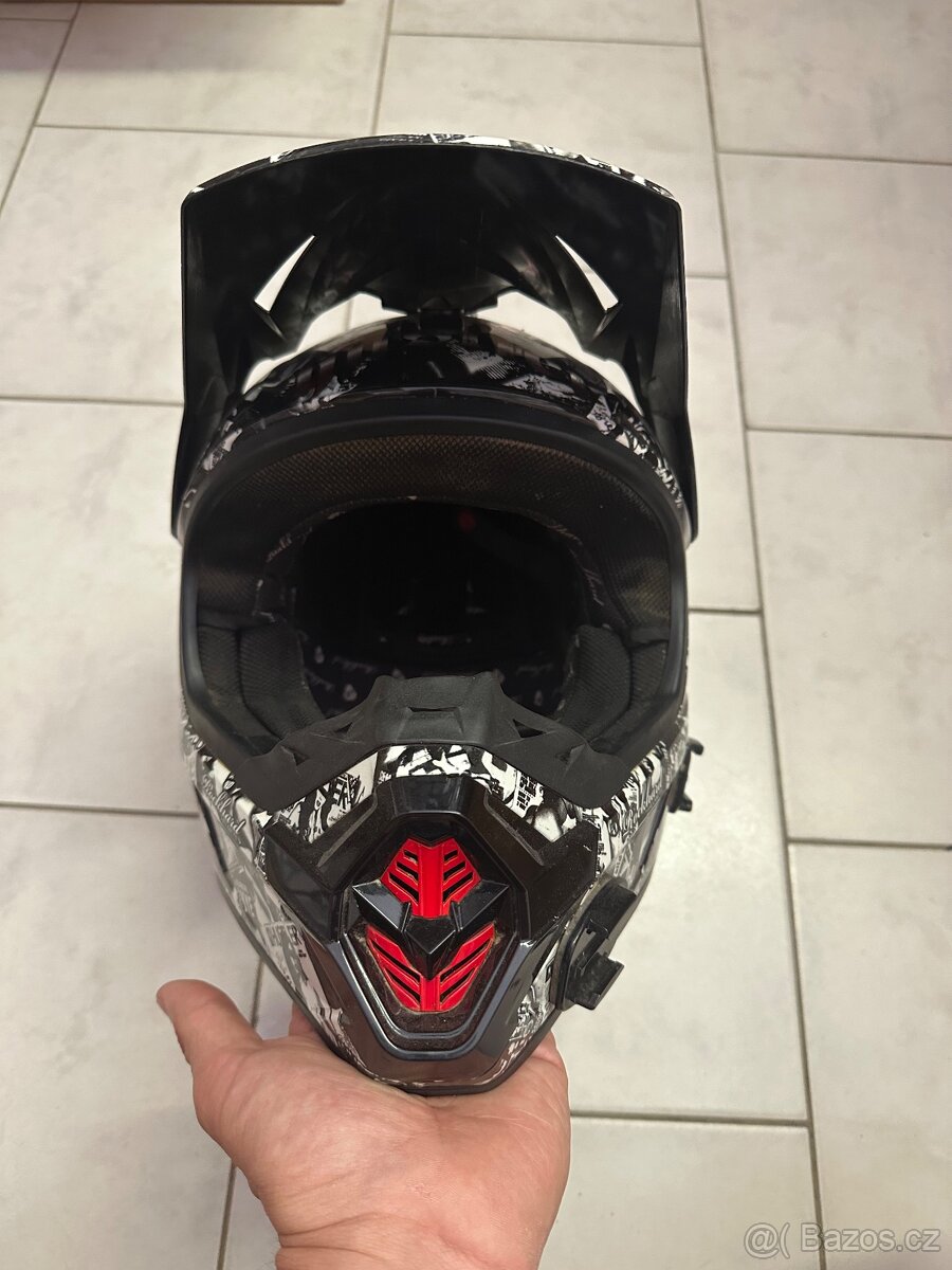 helma mx oneal limitovana edice rockeard