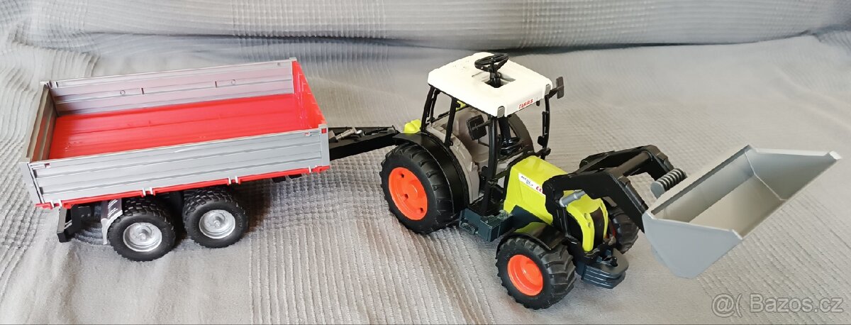 Bruder Traktor CLAAS Nectis 267F s nakladačem a přívěsem