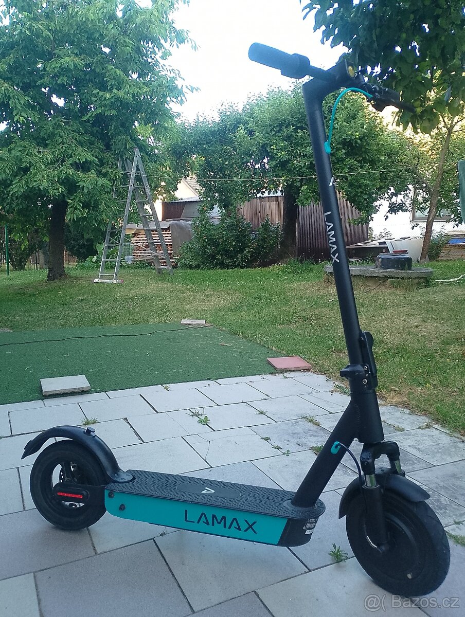 LAMAX eCruiser SC30 motor 400 W, baterie 15000 mAh,ODPRUŽENÁ