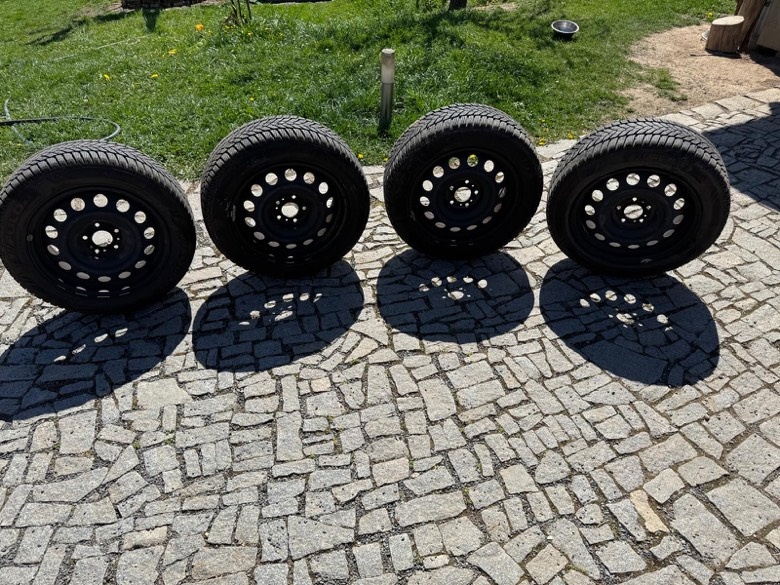 Sada zimních kol 205/55/R16
