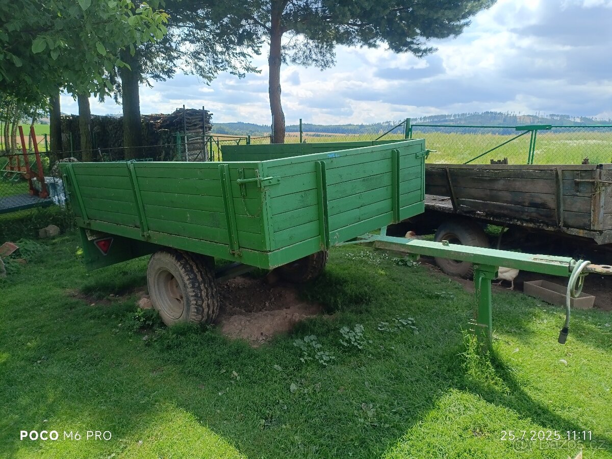 Tři káry za traktor