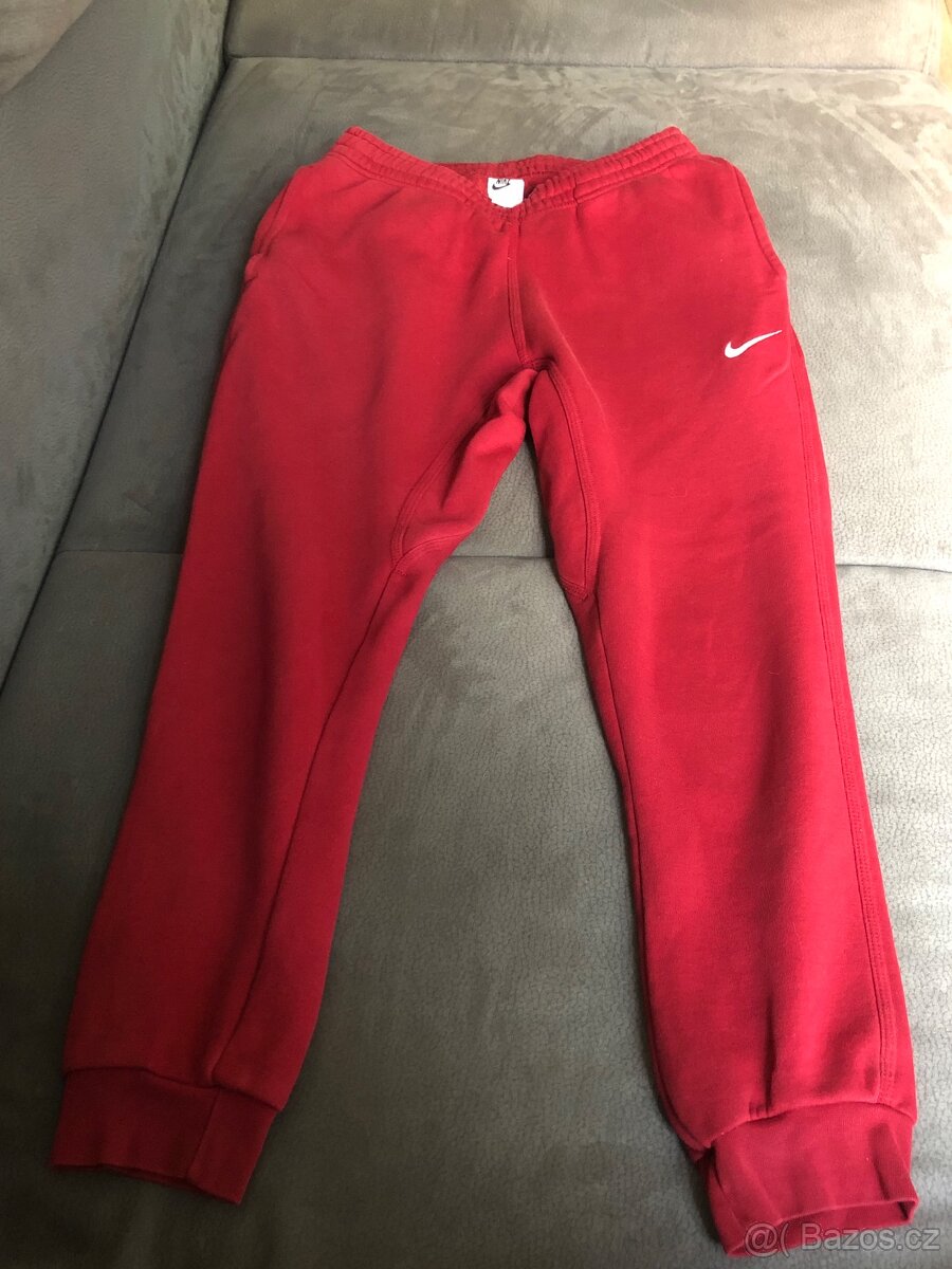 Prodám pánské tepláky Nike, velikost M