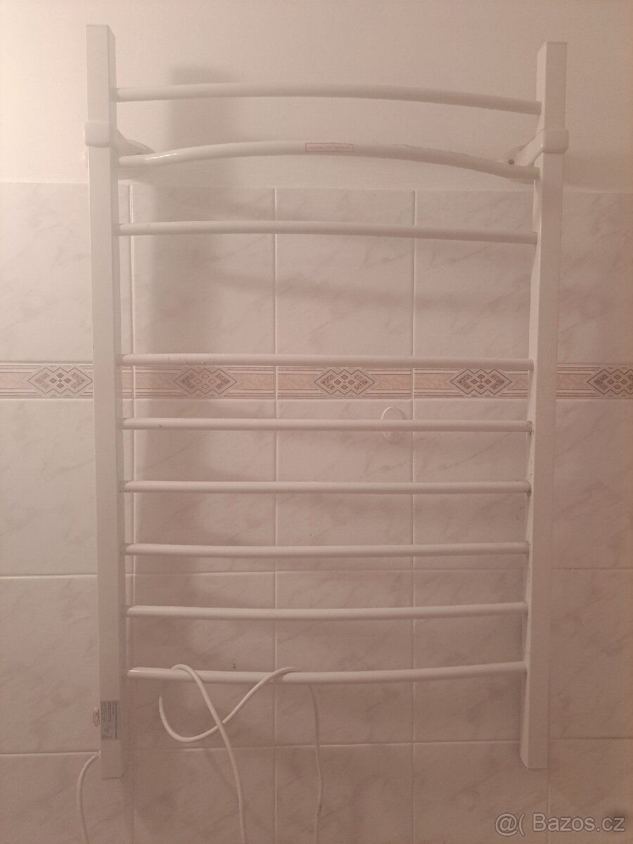 Elektrické topné těleso do koupelny 100 x 63 cm 100 W