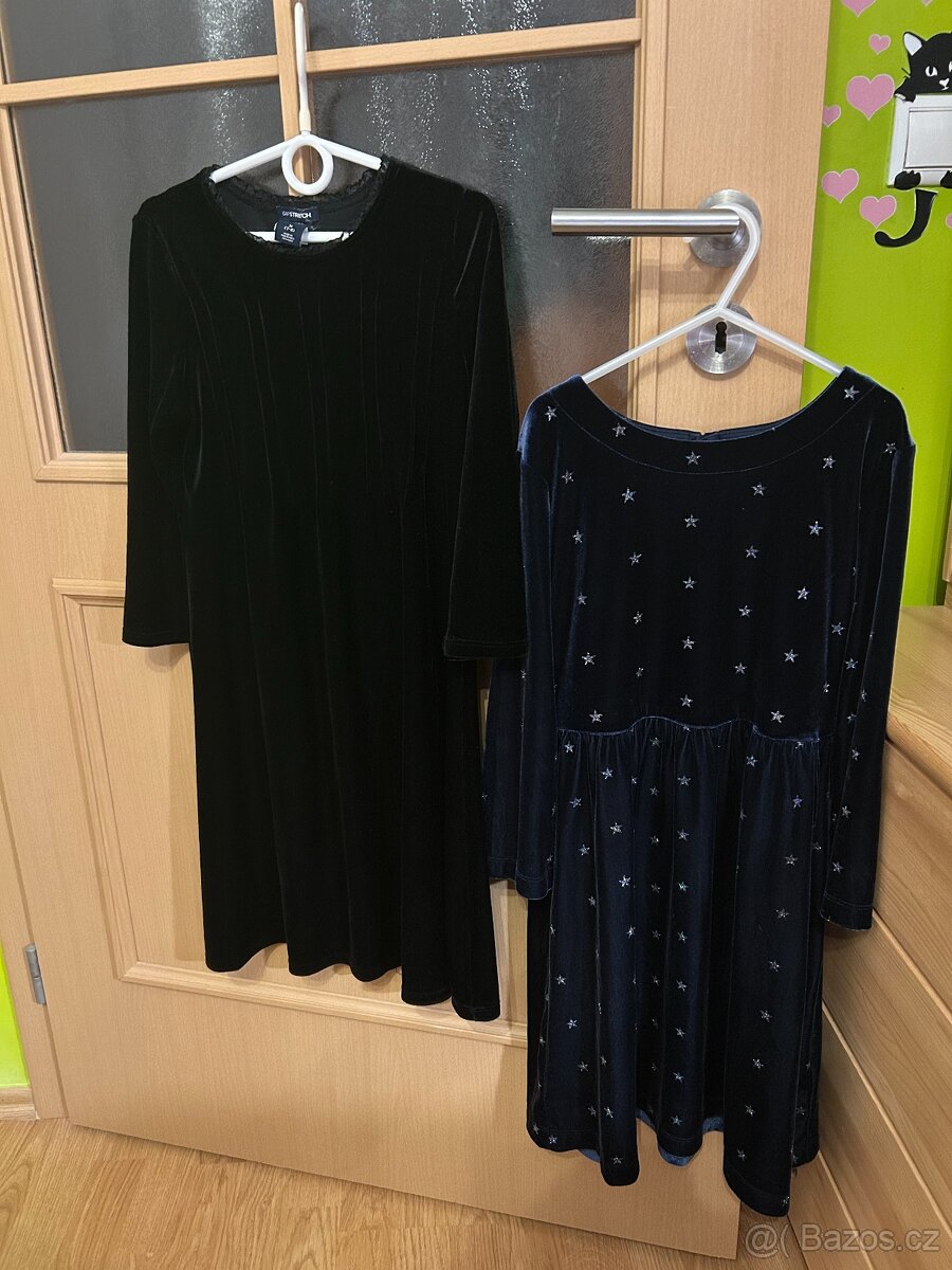 2x zimní sametové šaty GAP 7-8 let