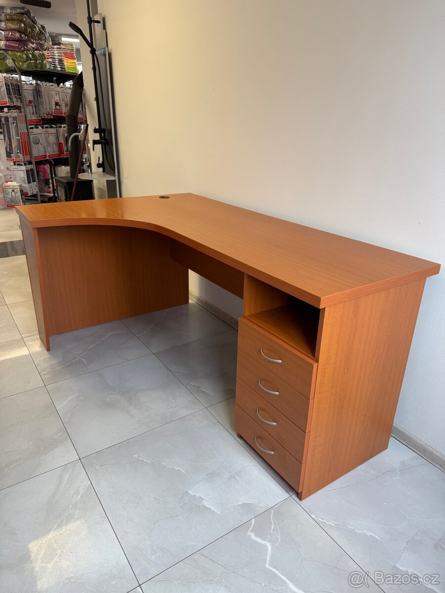 Kancelarsky stul rohovy 110,5x180,5cm se supliky