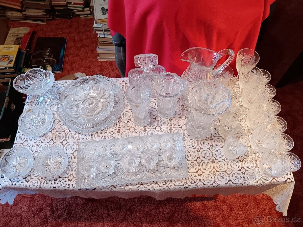 Obrovský set broušeného křišťálového skla (40+ ks)