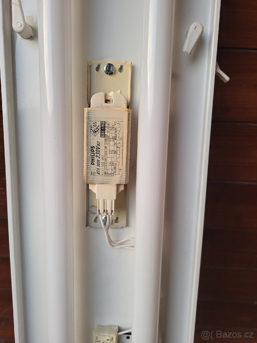 Zářivkové těleso - dvojzářivka 130 x 20 x 7 cm