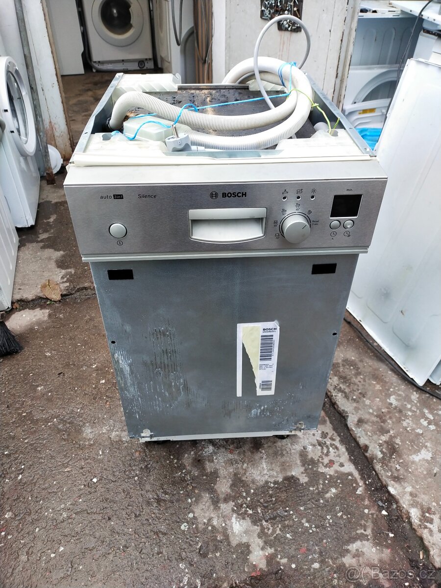 Prodám  vestavnou dig.nerezovou mycku  zn.BOSCH-45CM-DOVEZU-