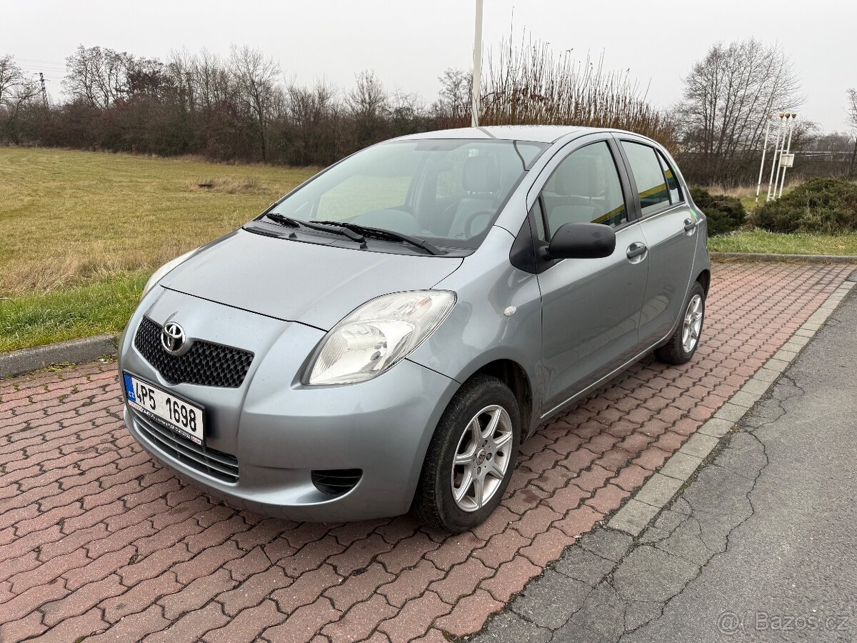 Toyota Yaris 1,0 VVT-i 51 kw.11/2006.Klima