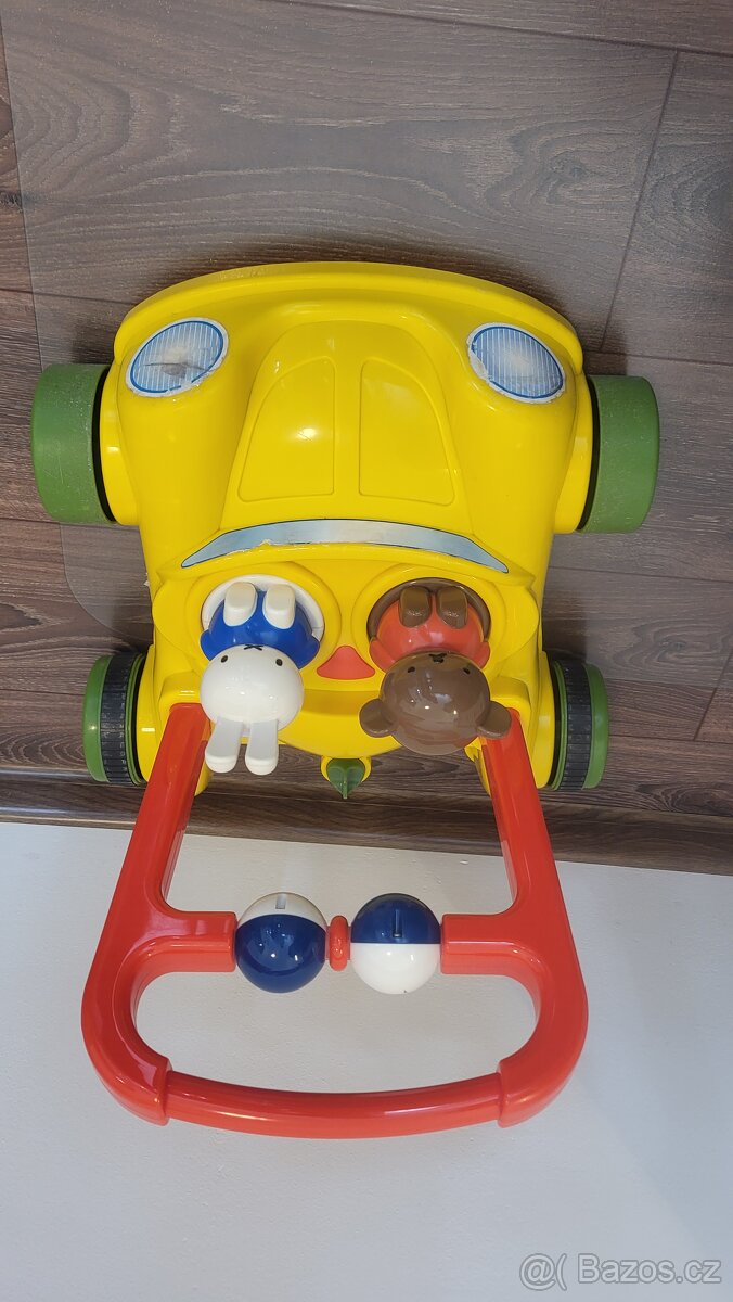 Aktivní dětské chodítko autíčko