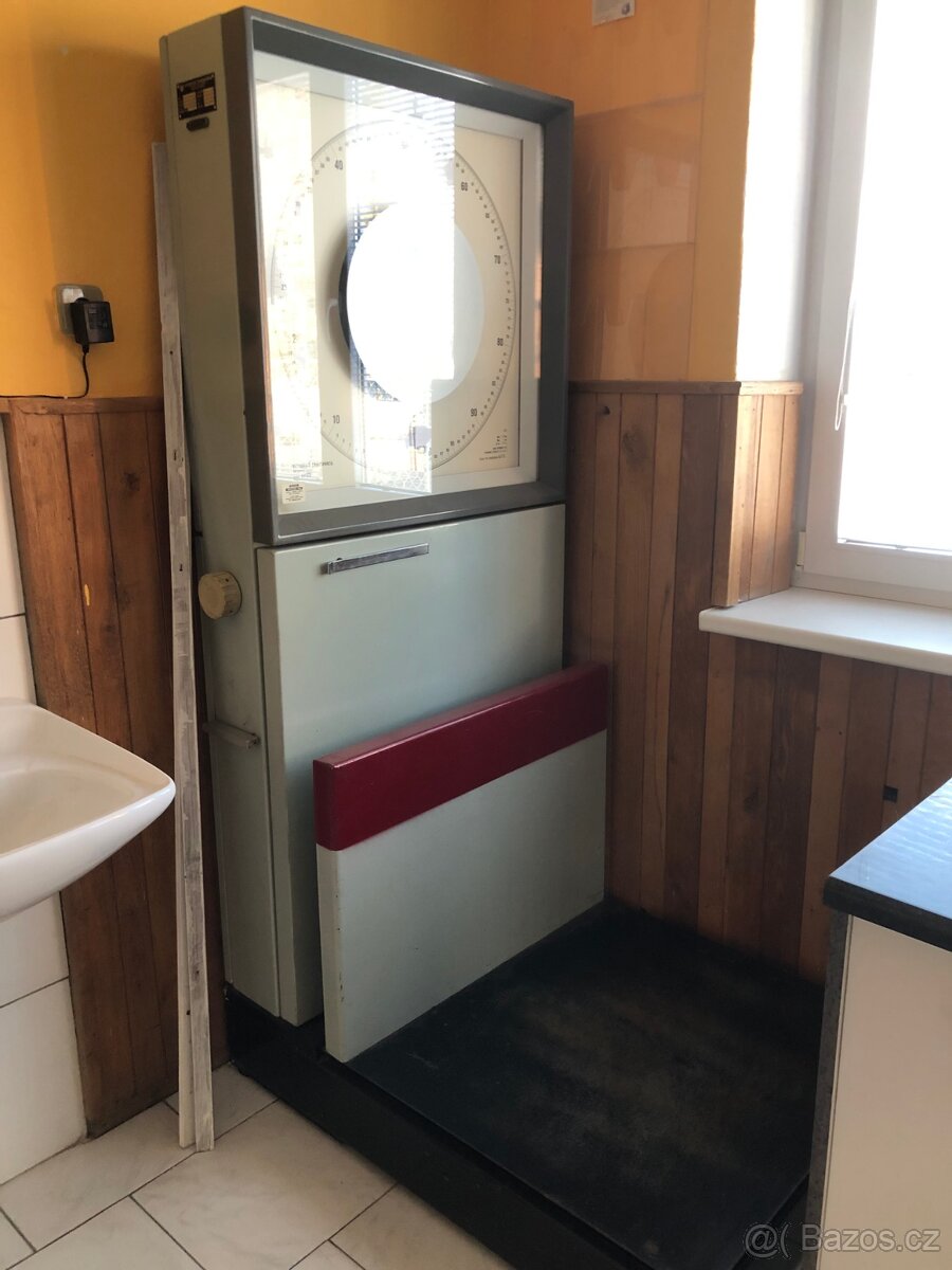 Váha Transporta - závod Úpice. Váživost 100 Kg. Rok 1990