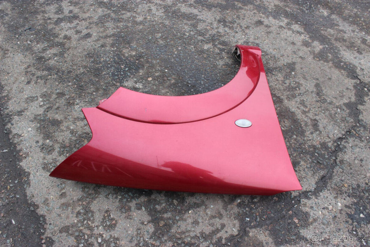 blatník Citroën C3, R.V.2004