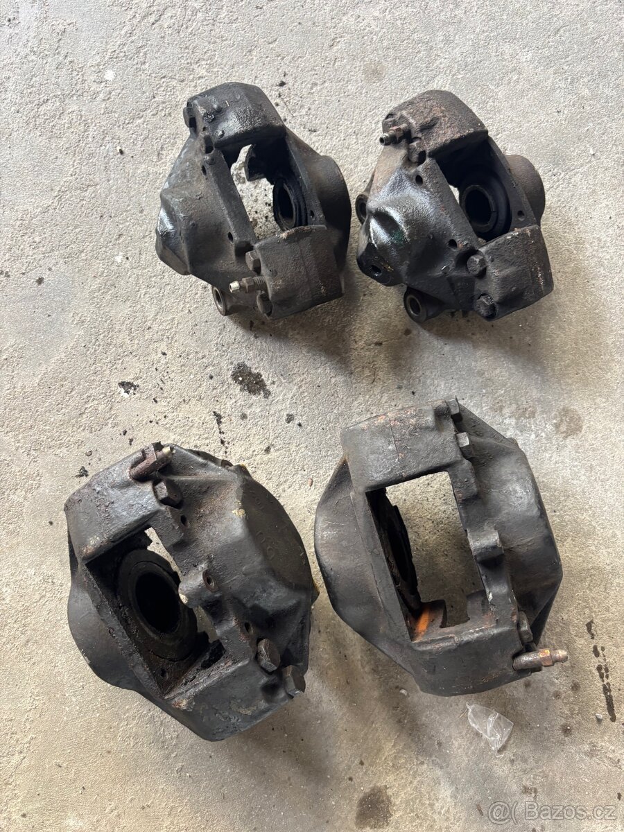 Brzdiče Mercedes w123