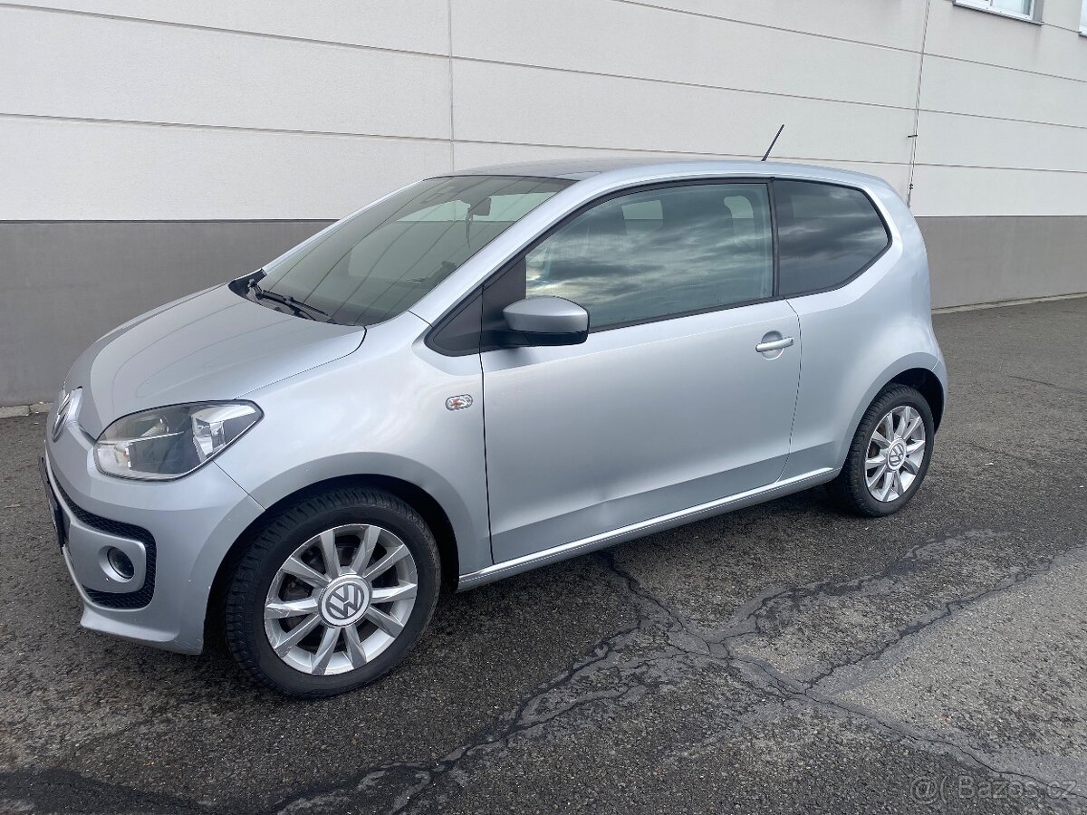 VW UP Club 1.0 MPI 50 kW r.v. 5/2016 CNG