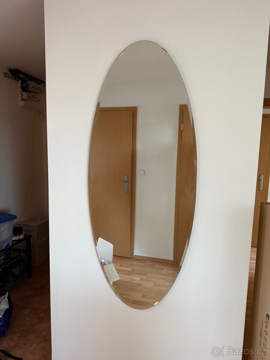 oválné zrcadlo 140x59