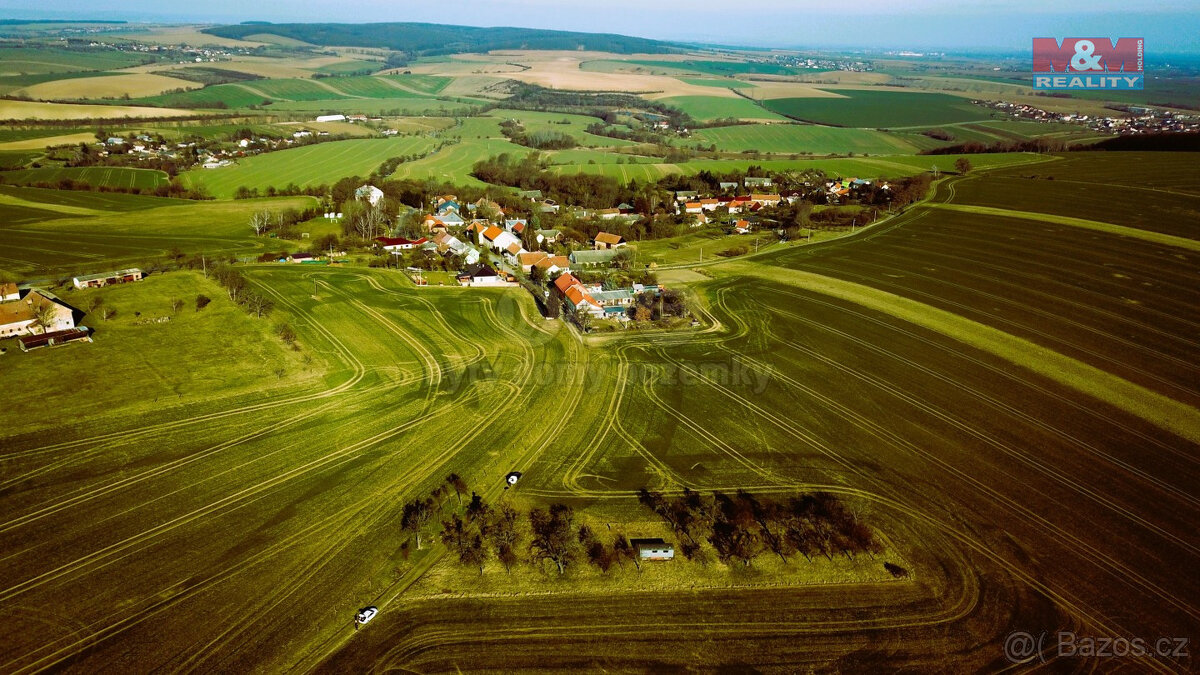 Prodej zahrady s maringotkou, 2921 m², Soběsuky