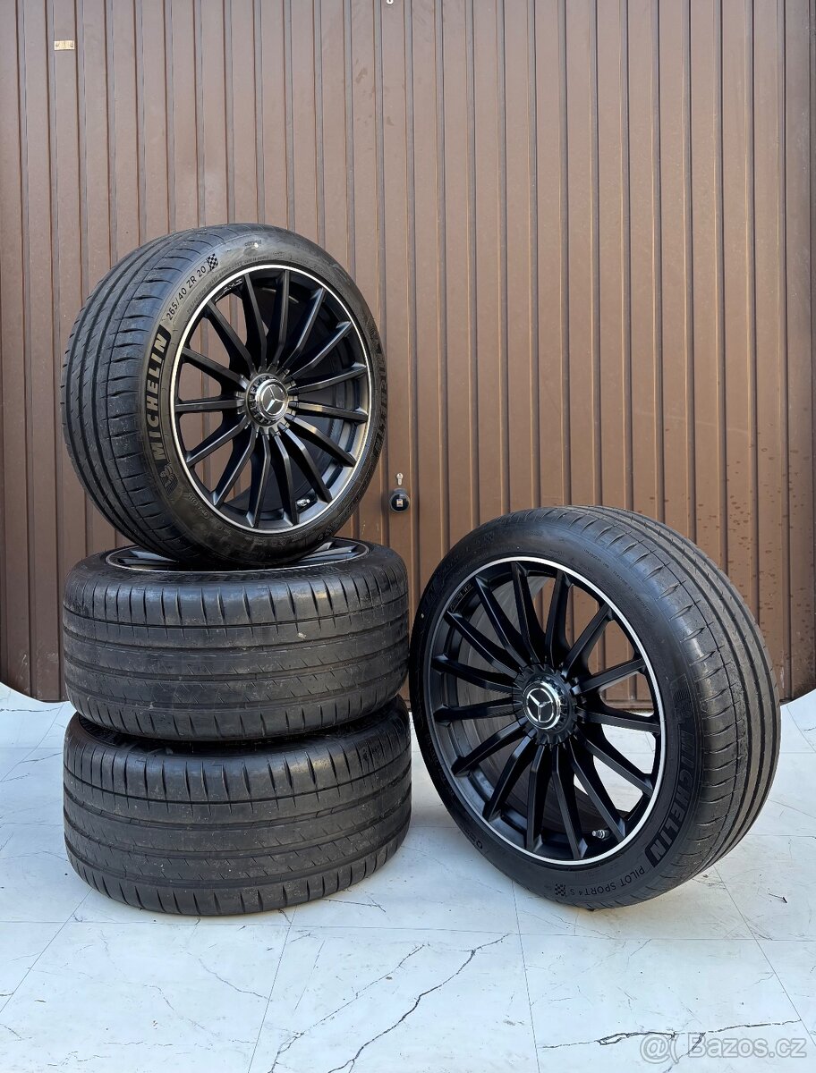 Letní sada Alu Kola Černý mat Mercedes R20 5x112 Originál