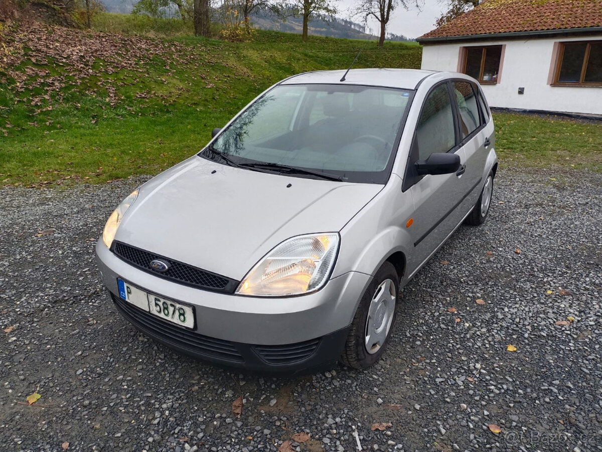 Ford Fiesta 1.3 51Kw RV.2004 TAŽNÉ - NOVÁ STK