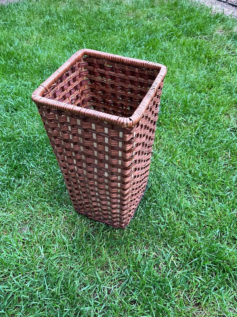 Proutěná váza /koš