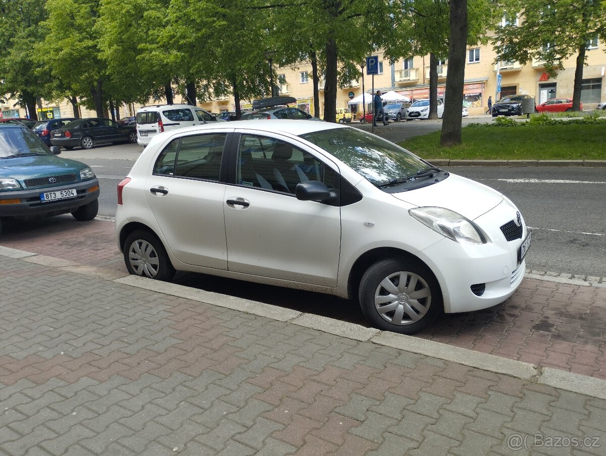 Toyota Yaris 1.0 - velmi hezká
