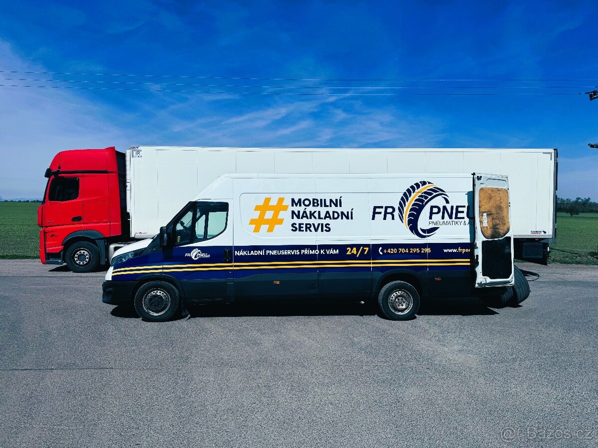 Mechanik mobilního pneuservisu pro pro nákladní vozy