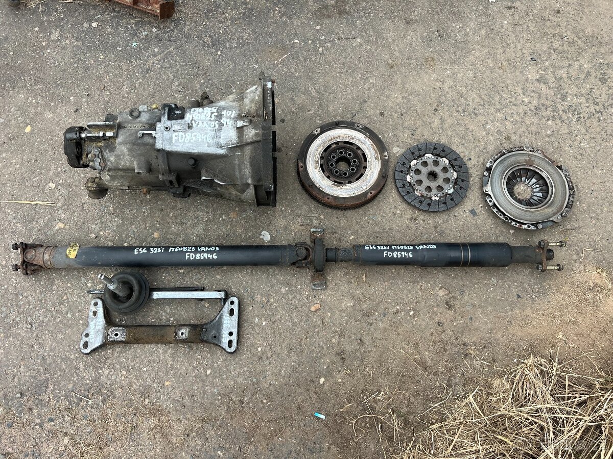 BMW E36 325i M50B25 Manuál set