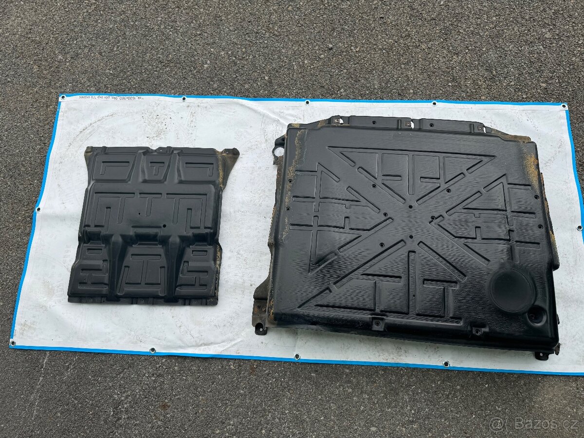 Přídavný kryt motoru VW Crafter 2008 - 2017