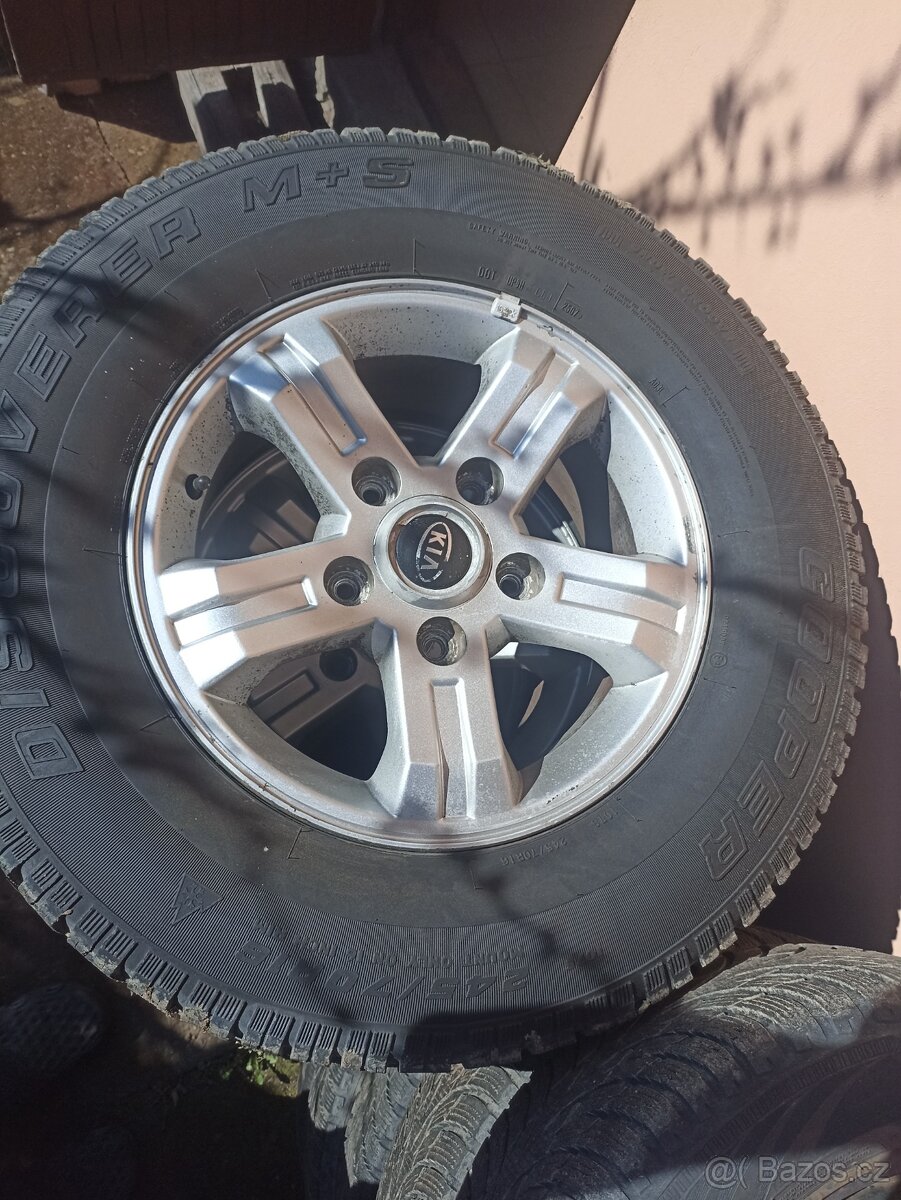 Originál 16" AL kola na Kia Sorento