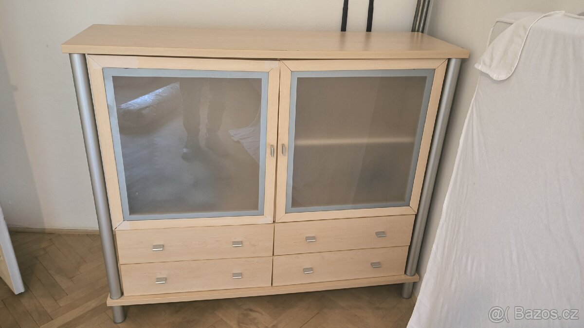 Komoda délka 144 x šířka 45 x výška 123